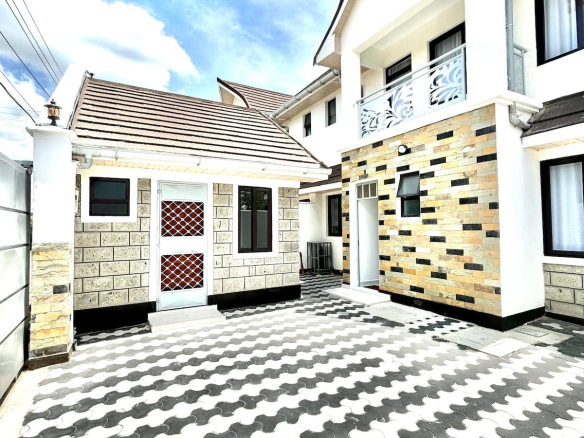 Modern 4-Bedroom Getaway
