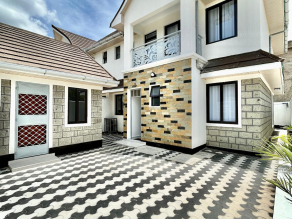 Modern 4-Bedroom Getaway